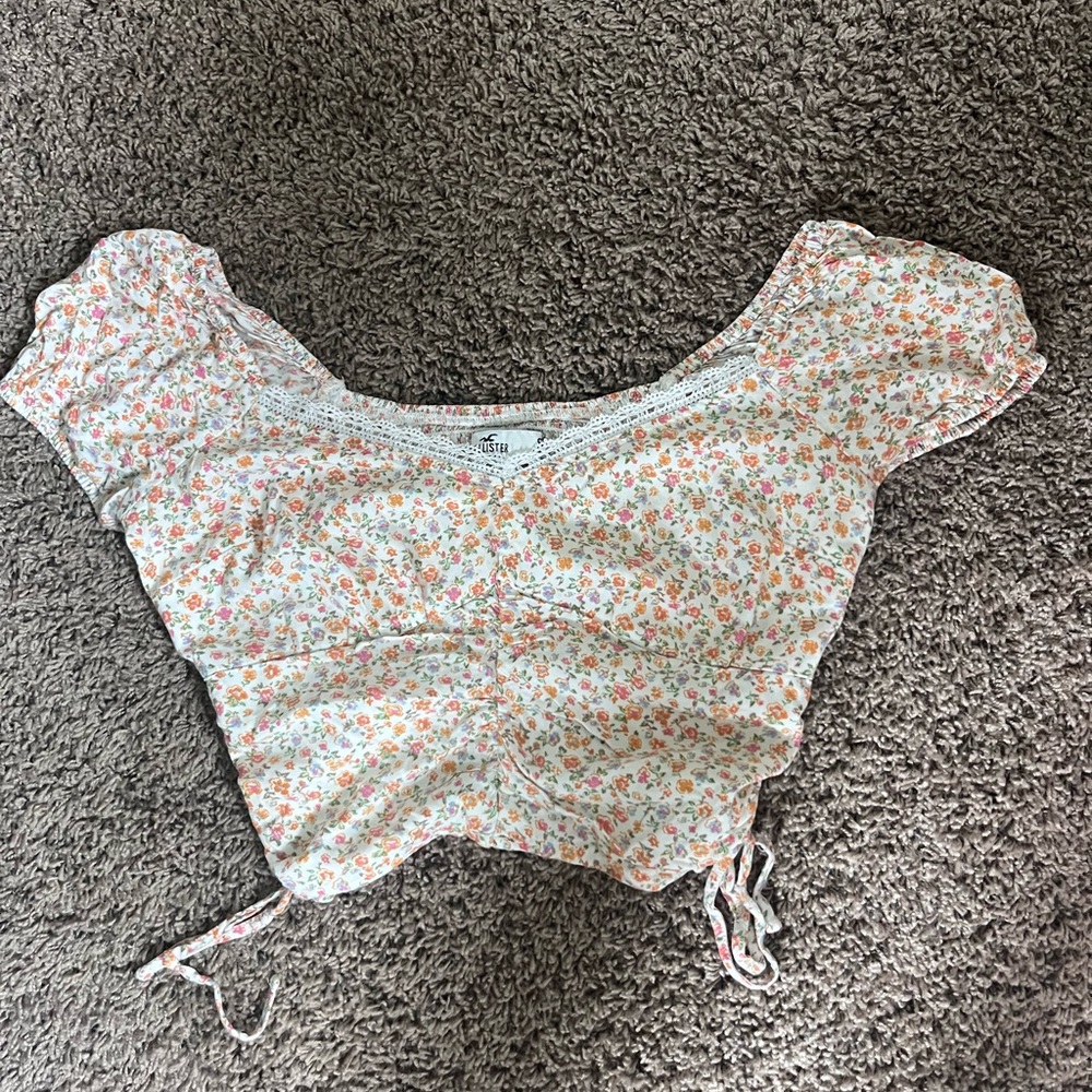 Hollister Floral Puff Sleeve Top